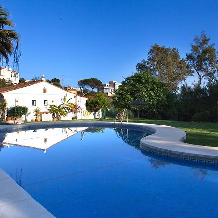 Agradable Adosado Con Piscina La Hidalga Villa Benalmadena Bagian luar foto