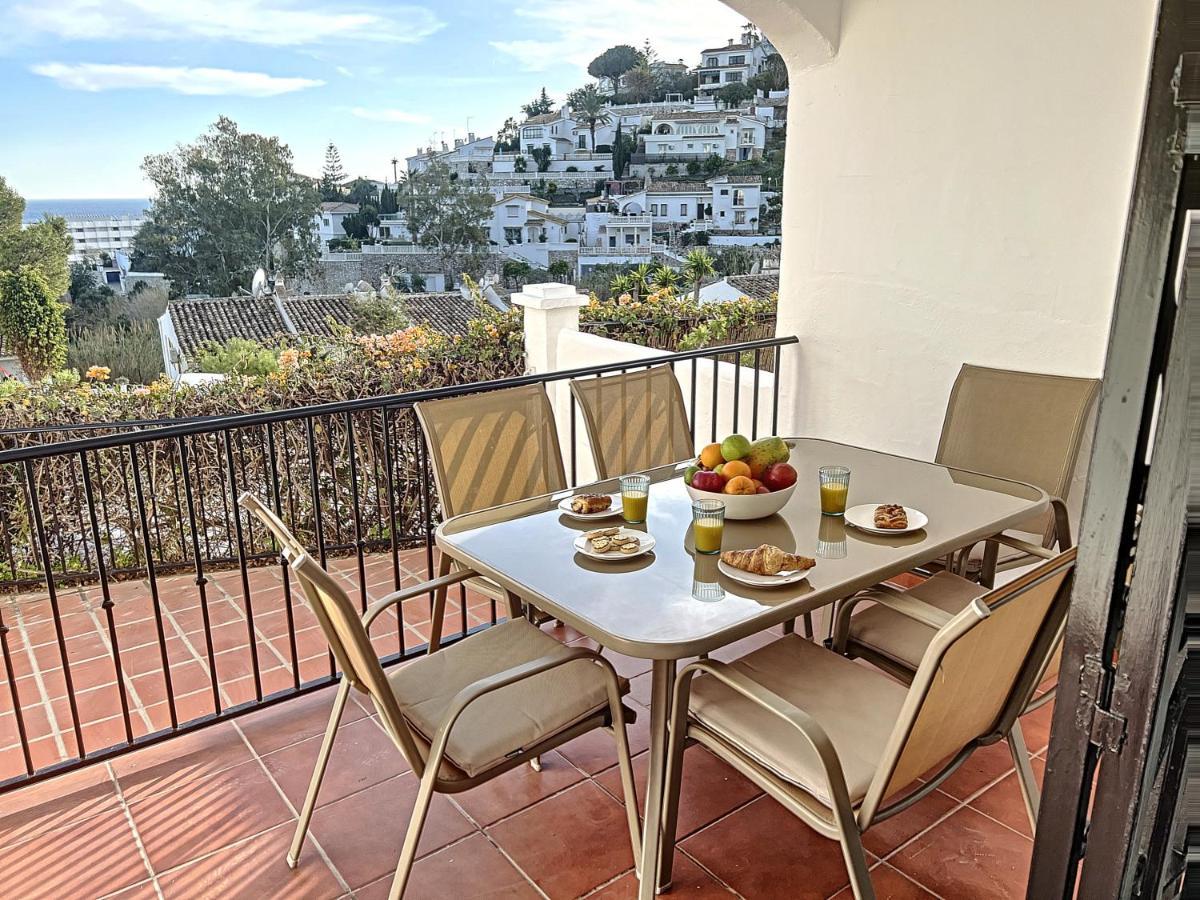 Agradable Adosado Con Piscina La Hidalga Villa Benalmadena Bagian luar foto