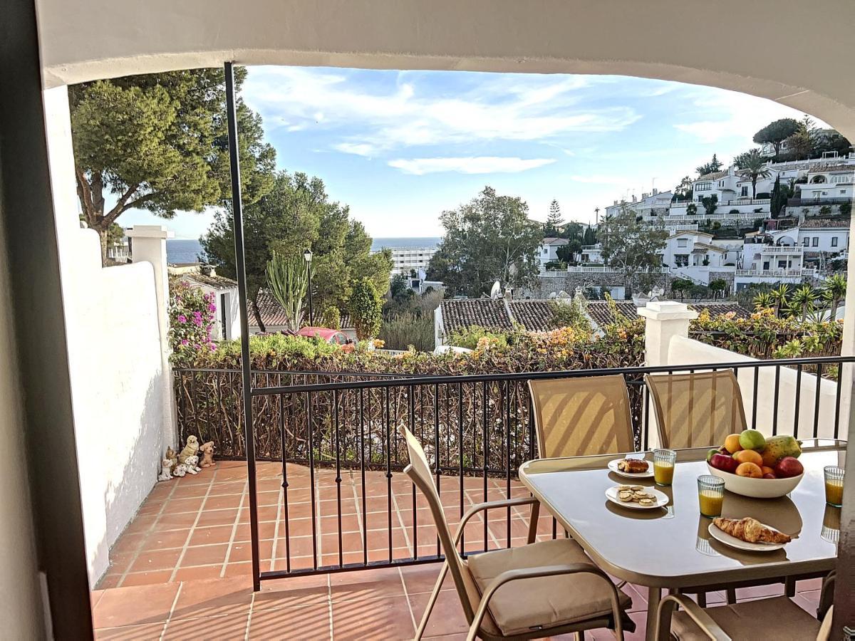 Agradable Adosado Con Piscina La Hidalga Villa Benalmadena Bagian luar foto