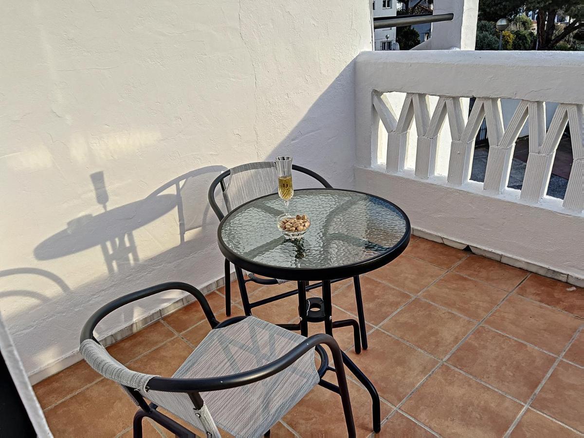 Agradable Adosado Con Piscina La Hidalga Villa Benalmadena Bagian luar foto