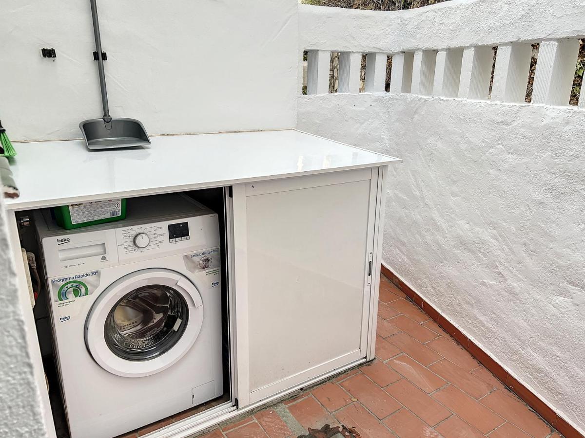 Agradable Adosado Con Piscina La Hidalga Villa Benalmadena Bagian luar foto