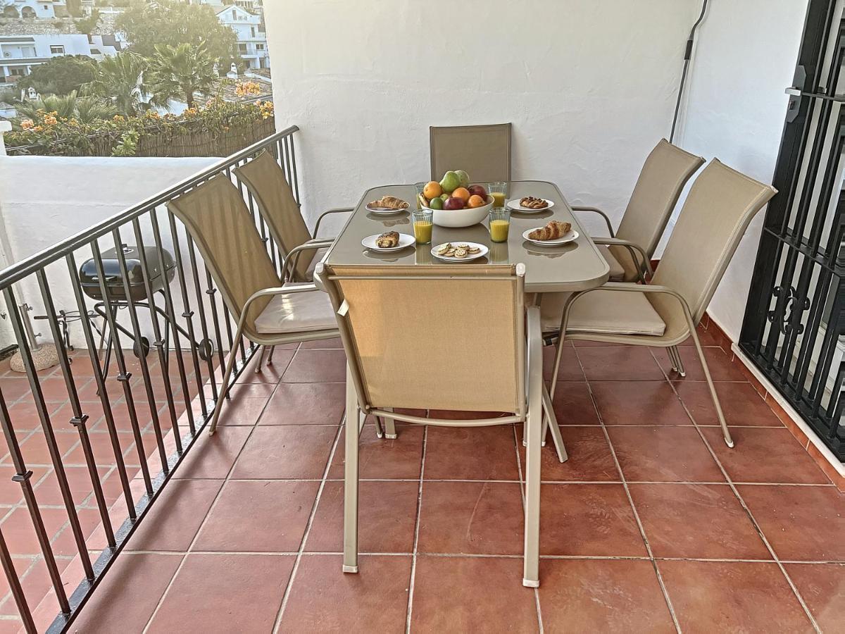 Agradable Adosado Con Piscina La Hidalga Villa Benalmadena Bagian luar foto