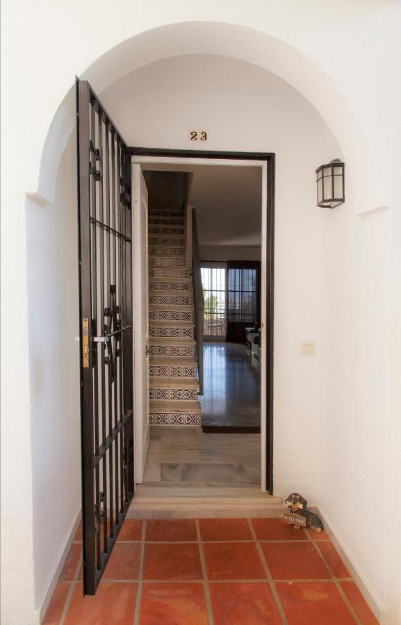 Agradable Adosado Con Piscina La Hidalga Villa Benalmadena Bagian luar foto
