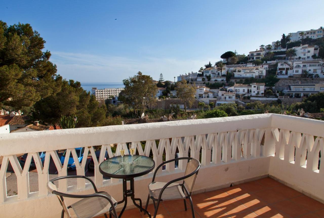 Agradable Adosado Con Piscina La Hidalga Villa Benalmadena Bagian luar foto