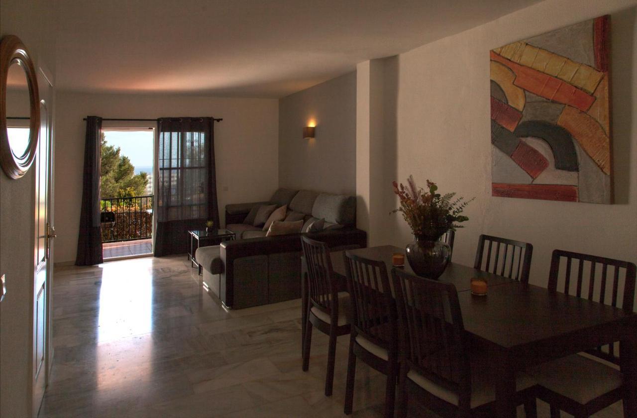 Agradable Adosado Con Piscina La Hidalga Villa Benalmadena Bagian luar foto