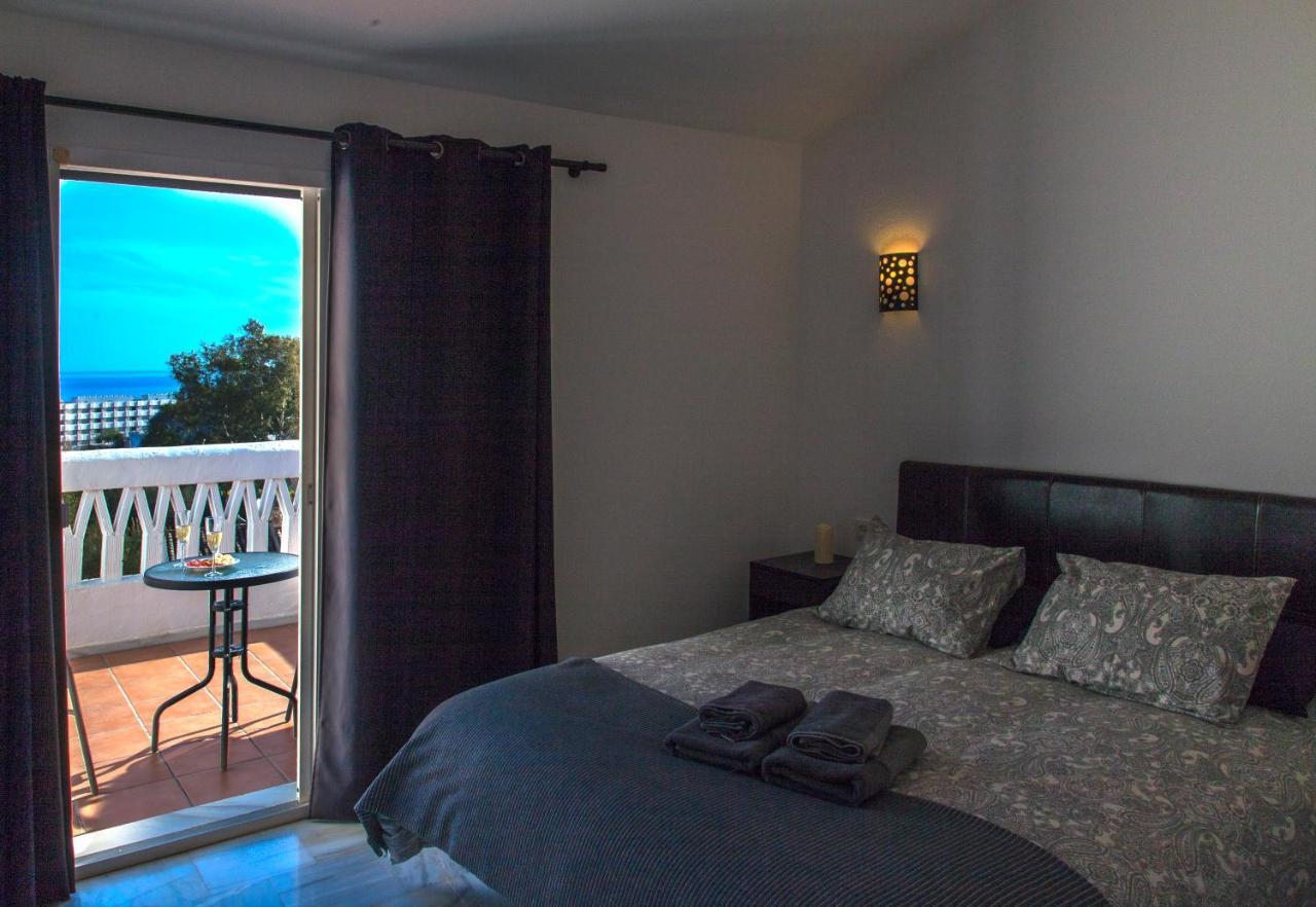Agradable Adosado Con Piscina La Hidalga Villa Benalmadena Bagian luar foto