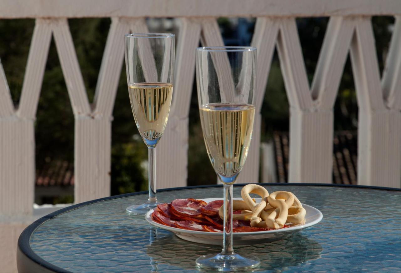 Agradable Adosado Con Piscina La Hidalga Villa Benalmadena Bagian luar foto