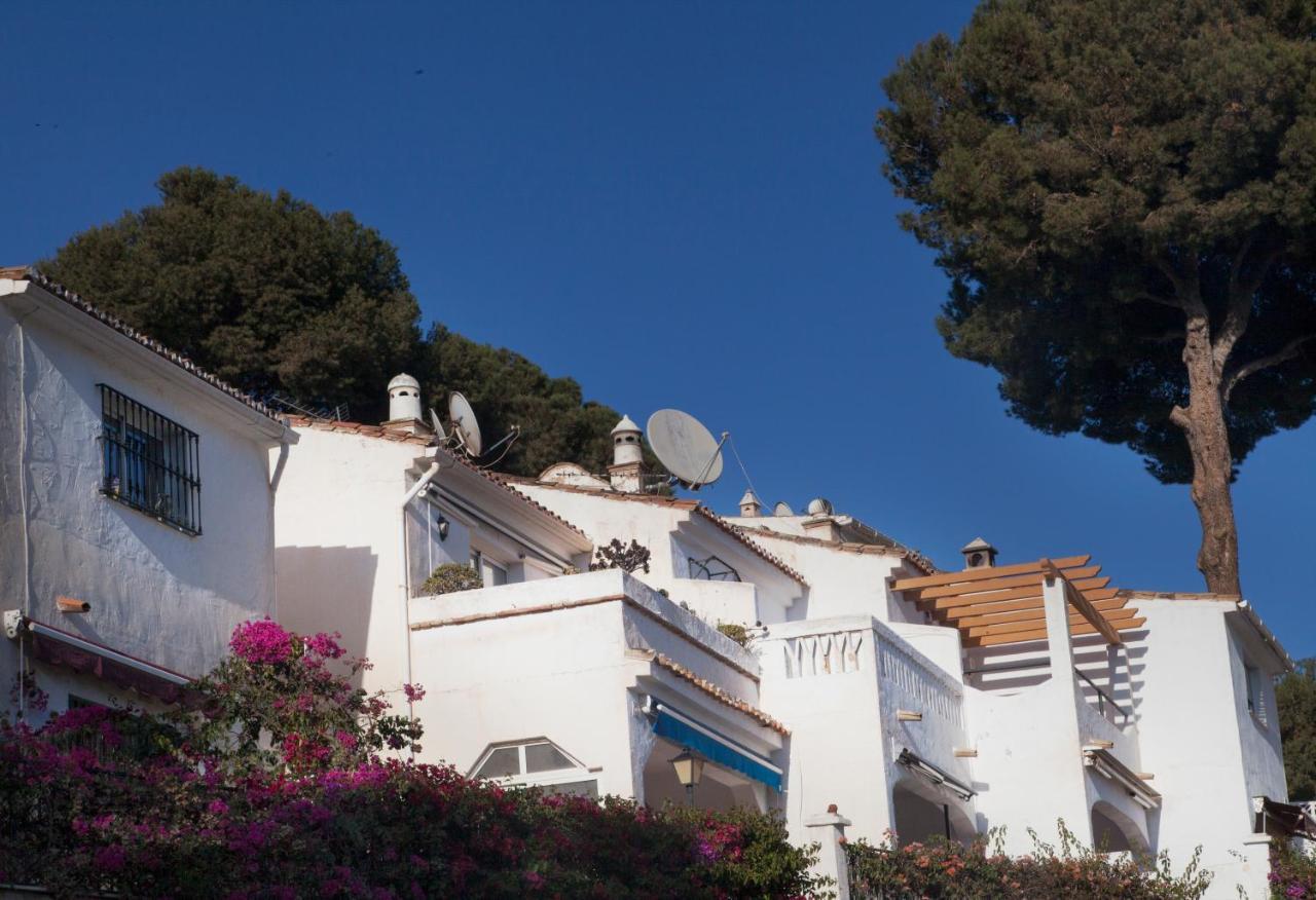 Agradable Adosado Con Piscina La Hidalga Villa Benalmadena Bagian luar foto